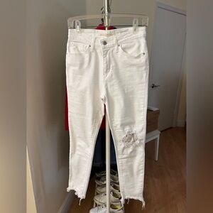 Levi's White Distressed Skinny Jeans- High Rise